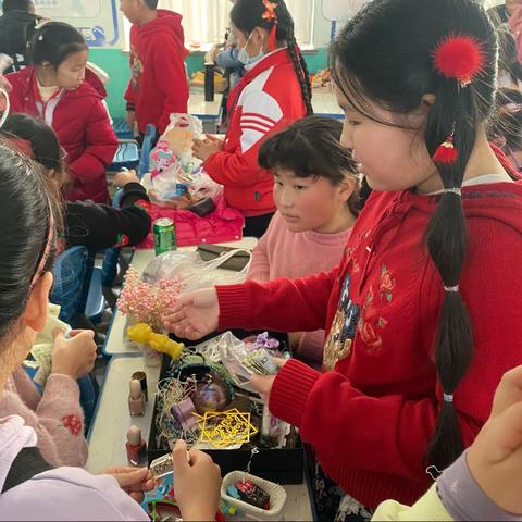 【胜利集输小学】庆元旦五年级二班跳蚤市场