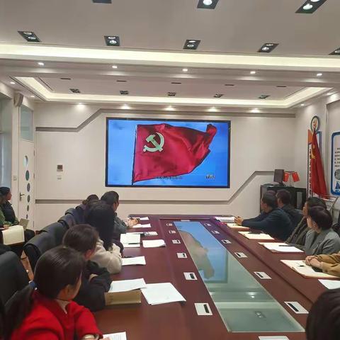 陕州区特校党支部组织全体教师收看《榜样5》