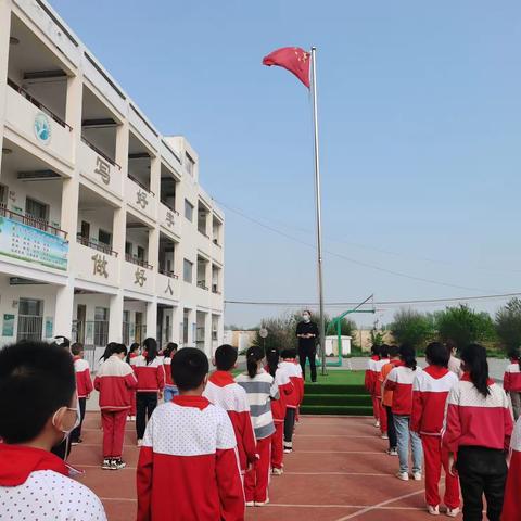 “同心防溺水，我们在行动”——朱老庄镇星光希望小学开展防溺水演练活动