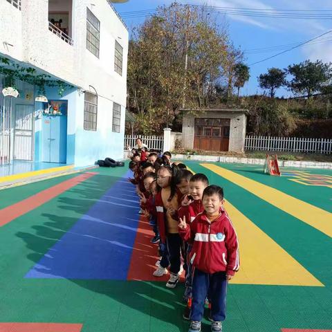 温泉镇中心幼儿园💒社会实践活动🌺—《走进生活，拥抱大自然》🏬