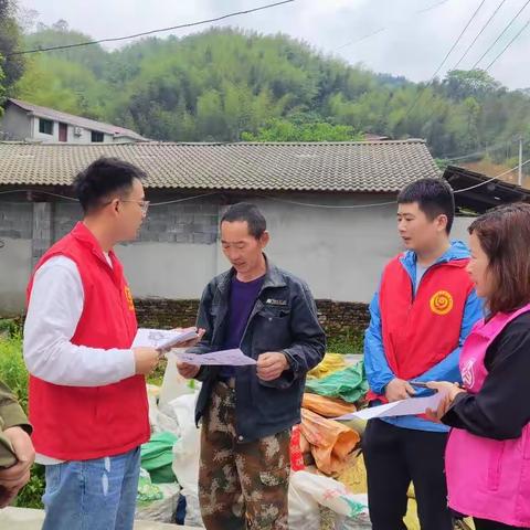 【安全教育】花桥村党员志愿者开展利剑护蕾·雷霆行动——防性侵宣传