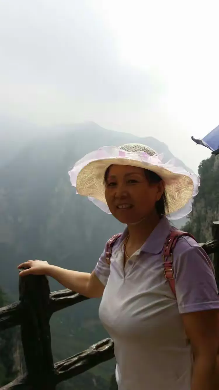 郭振波,王志霞,郭锦鹏一家三口7月1一2号在云台山自驾游