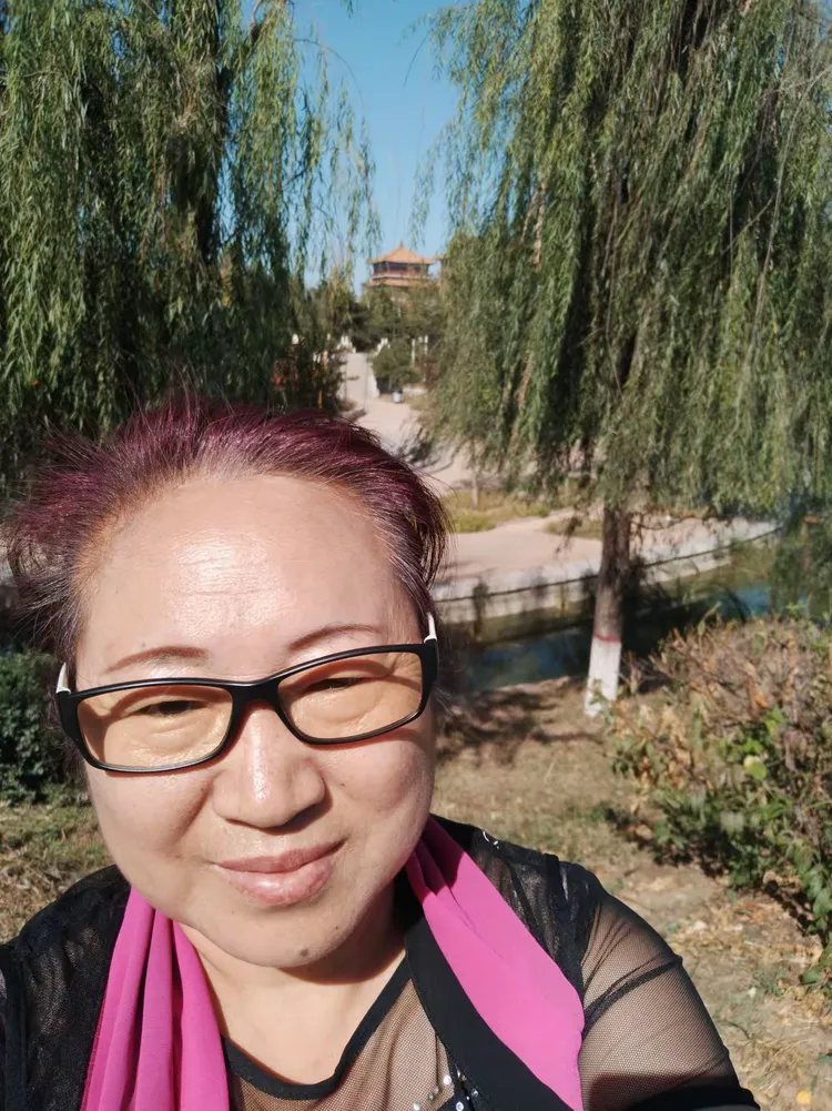 唐山第五篇-兄弟姐妹看望老叔老婶及家人-全家儿女热情款待-欢聚大酒店-畅所欲言，开心快乐！