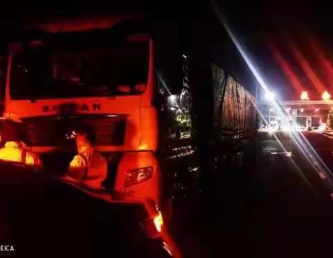 快速反应、多方联动，坚决制止违规驶入高速公路行为