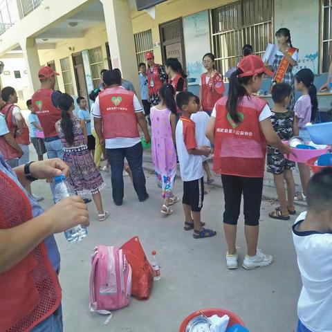 九女中学爱心夏令营