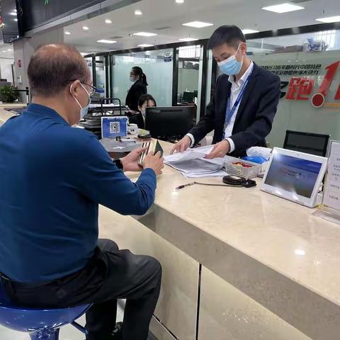 白沙行政审批服务局主动推进行政许可“一枚印章管审批”工作