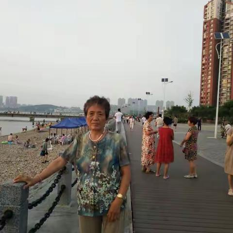 郝香芹老人家八十大寿专题片