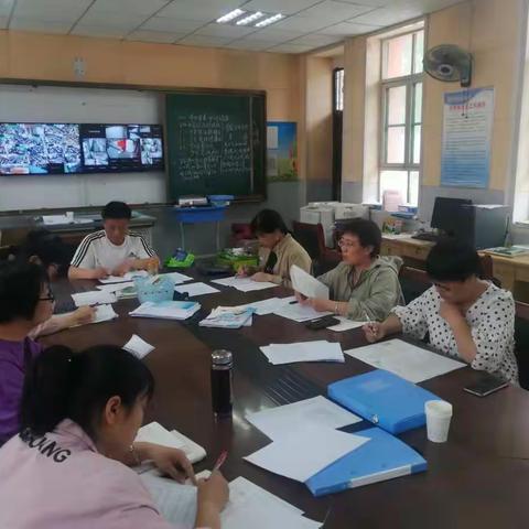 高显联合小学五六年级期中考试分析会