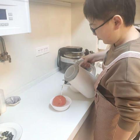 虎年新春佳节，初学两菜一汤，感恩 父母伴我成长