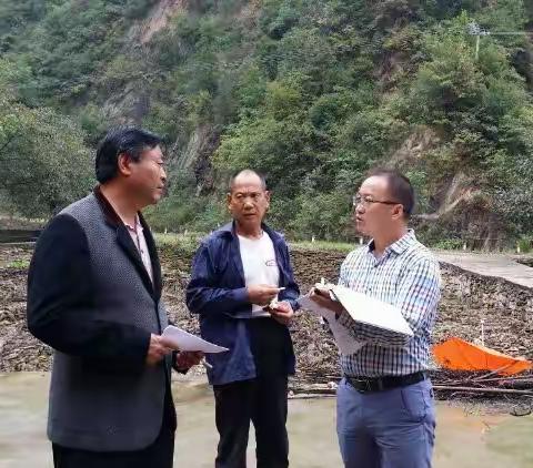 县编办扎实开展改善贫困户居室环境工作