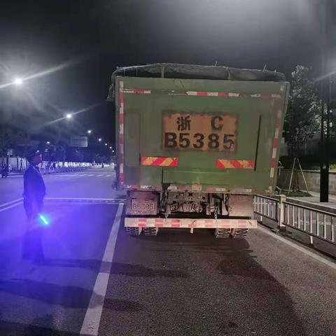 【仰义中队】坚持高压态势，多日连续开展建筑垃圾非法处置专项整治