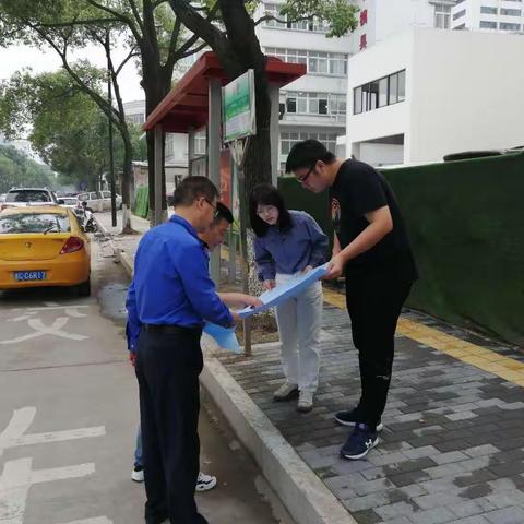 学党史，办实事——仰义中队助企解决出入口设置难题