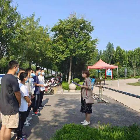 一次别开生面的温馨家访——胜利中学初一八班