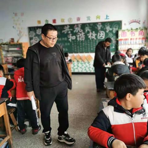 多彩绘画社团活动，幸福校园生活 ——侯各庄完全小学    三年级