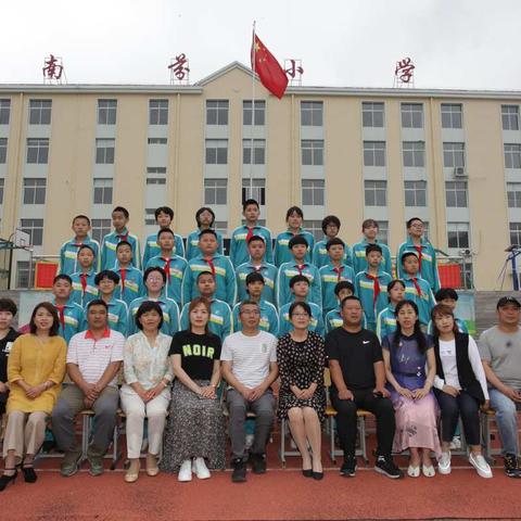 六年一班，我们永远的家