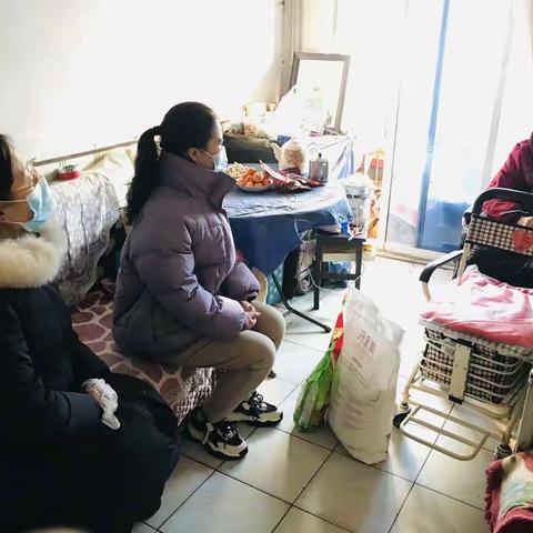 【煤机街社区】河东街道煤机街社区春节前夕走访慰问困难党员