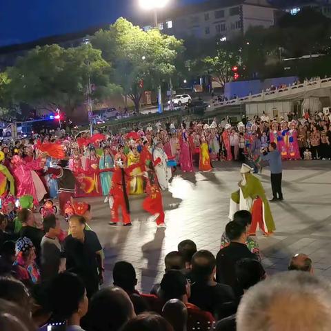 青龙秧歌队来宽城文化广场表演