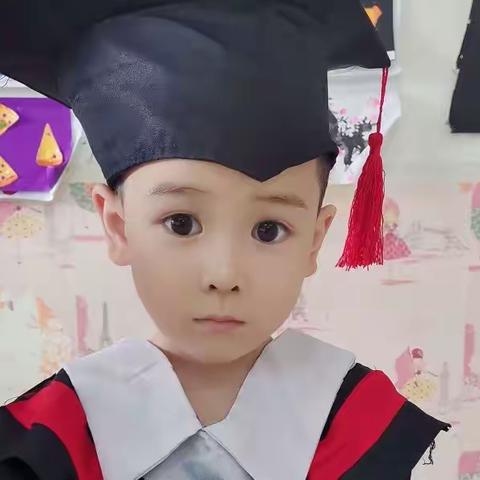 成昊泉宝贝在幼儿园的成长记录！