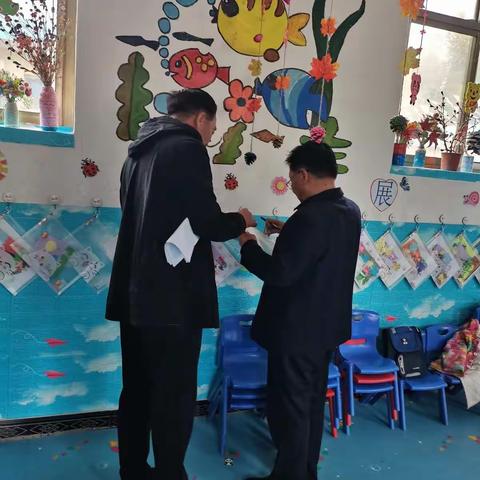 巧手灵心，共创育人天地——柳沟乡中心幼儿园开展环境创设观摩及教研活动