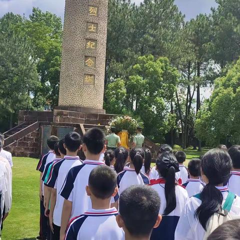 “传承红色基因，争做红色少年”——记安远县思源实验学校六(4)班瑞金研学实践教育活动