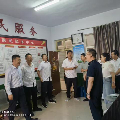 开展以“赓续光荣传统，向党话我初心”为主题的慰问困难老党员活动。