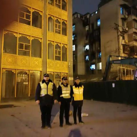 12.29治超夜间执法