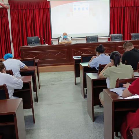 文昌市中医院5月24日组织人员开展“创文、巩卫”调查问卷活动