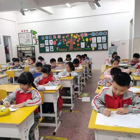 仰天湖赤岭小学二2班