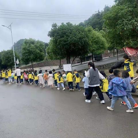 “幼小衔接，我们在行动”——洒雨镇第二幼儿园--洒雨镇中心小学双向衔接活动