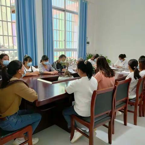 白石岩幼儿园一周工作小报