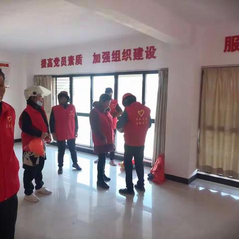 永红村新时代文明实践志愿者开展人居环境整治活动