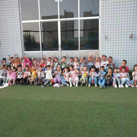 河口区实验幼儿园中五班“迎中秋，做月饼‘’主题活动