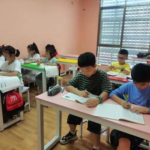 点亮童心      悦写童诗