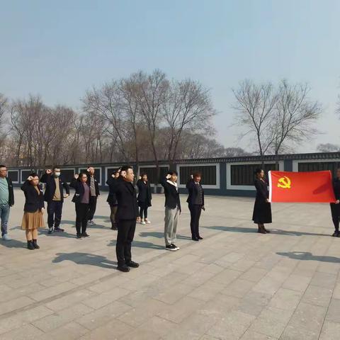 清明到烈士陵园，缅怀先烈