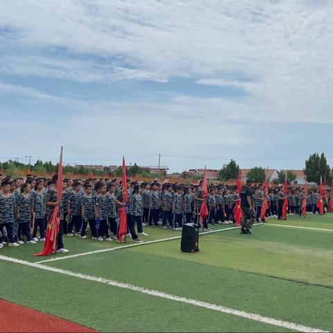 滨城区北城受田小学军训进行中-稍息！立正！