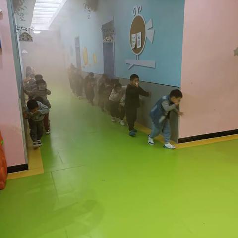 启智幼儿园消防演练，安全“童”行