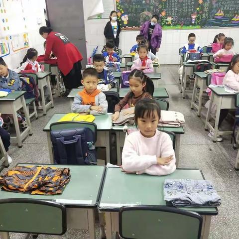 学会叠衣服！第一次劳动技能课