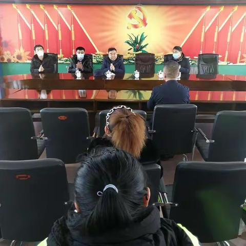 县长原浩东走访慰问县市政环卫服务中心