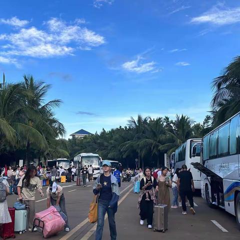 海南省2023年“双五百”人才工程项目顶岗实习&集体实习//海南省海师大附属新海学校第一周工作小结