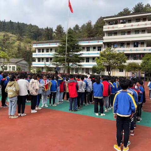 “祭英烈，学党史”——红领巾心向党