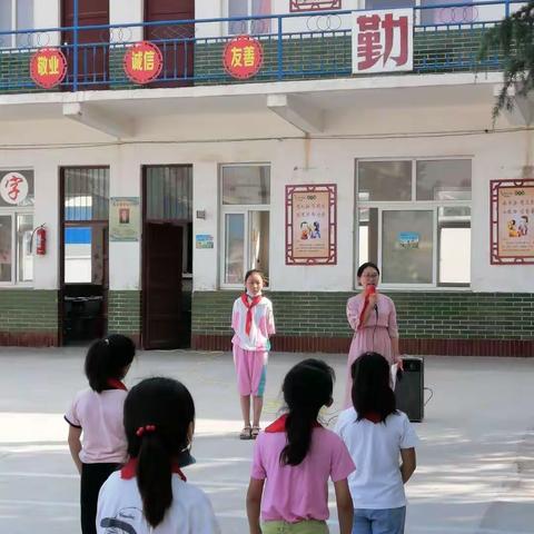 让阳光体育照亮金色六一               裴城小学圆满举办庆六一趣味运动会