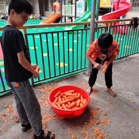张家堡小学五年级班会活动——包饺子