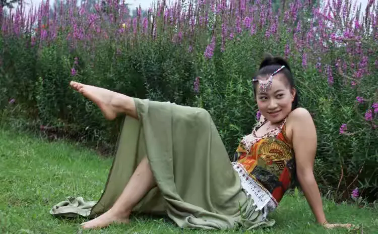 俏姑娘