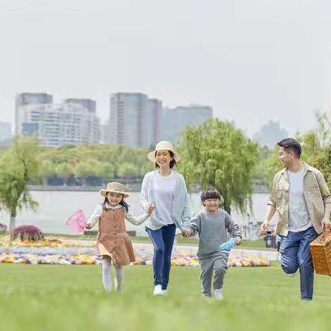 最好的时光在路上  一路向阳   五一快乐