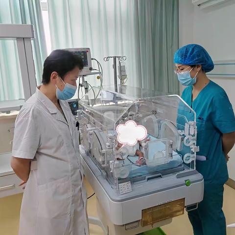 盛京医院新生儿科副主任医师李娟老师到抚顺市妇幼保健院新生儿科进行教学查房