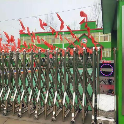 “我劳动，我光荣”真诚幼儿园祝大家劳动节快乐！！！