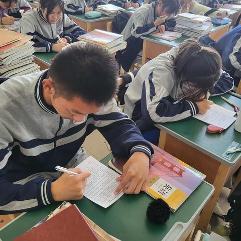 “从赛促学，以学促行”---乌市135中学英语单词竞赛