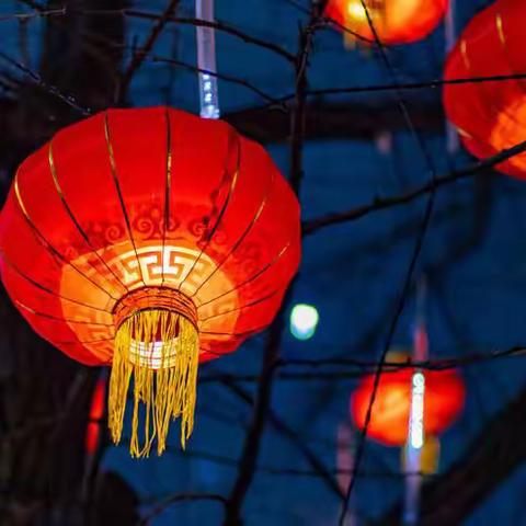 《张灯结彩》