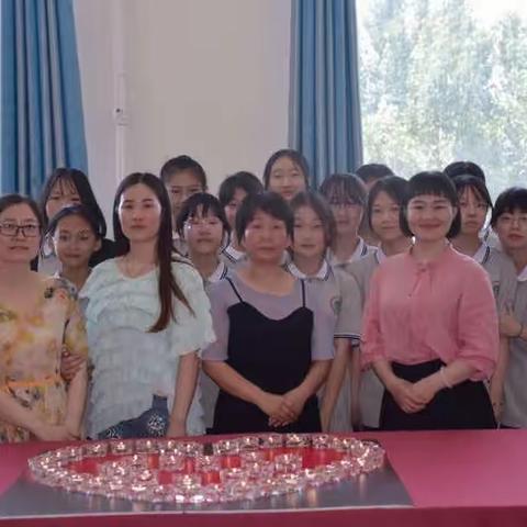 【术仁国学】“点亮心灯 与爱同行”六年级毕业感恩活动