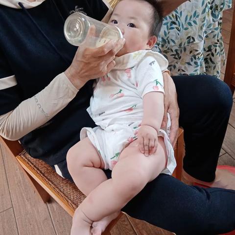 《 母 爱 》